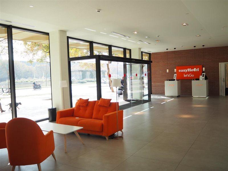 Easyhotel Malaga City Centre Zewnętrze zdjęcie